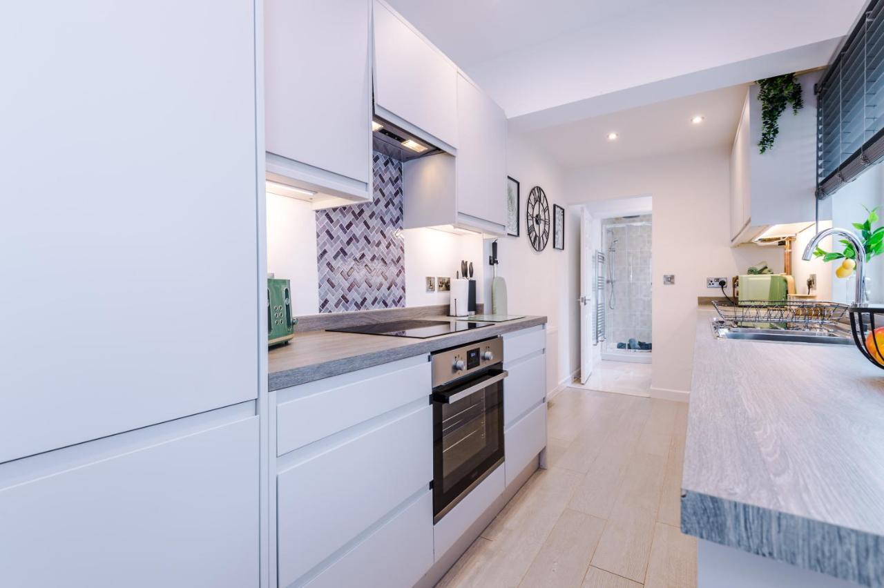 Stunning 3-Bed Home In Nantwich By 53 Degrees Property - Amazing Location, Ideal For Groups - Sleeps 6 Kültér fotó