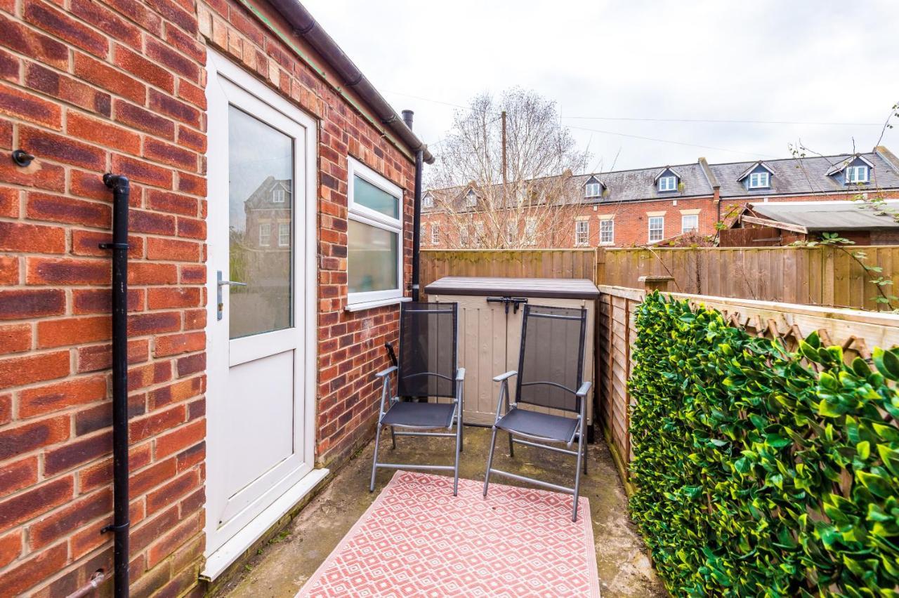 Stunning 3-Bed Home In Nantwich By 53 Degrees Property - Amazing Location, Ideal For Groups - Sleeps 6 Kültér fotó